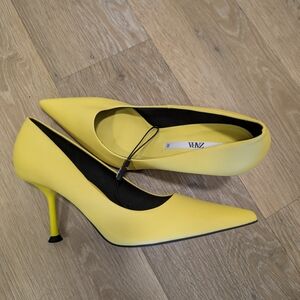Zara Women's Yellow Heels